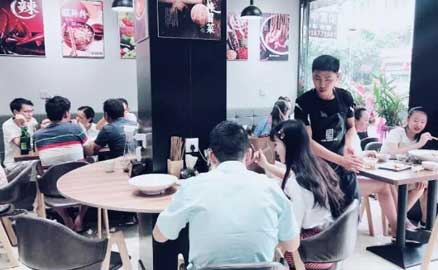 帽牌貨冒菜加盟店是如何做到日賺八千？