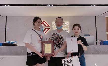 李先生夫婦從來(lái)沒(méi)有任何餐飲經(jīng)驗(yàn)