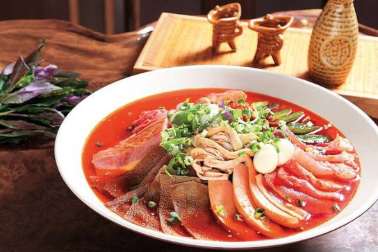 帽牌貨冒菜，香飄四溢，口感獨(dú)特