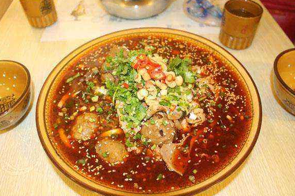 想在縣城開一家冒菜店，預(yù)算大概多少能搞定呢