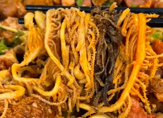 麻辣燙和冒菜有什么不同？快來看看這兩個(gè)的區(qū)別