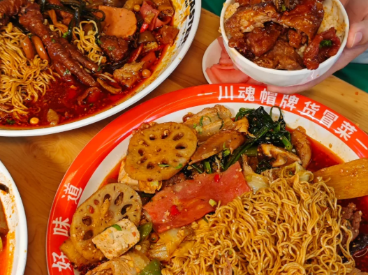 冒菜店沒人氣？帽牌貨教你幾招，顧客坐滿店